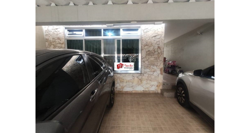 Sobrado à venda nos Remédios na Rua Frei João Augusto Becker