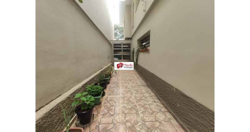 Sobrado à venda nos Remédios na Rua Frei João Augusto Becker