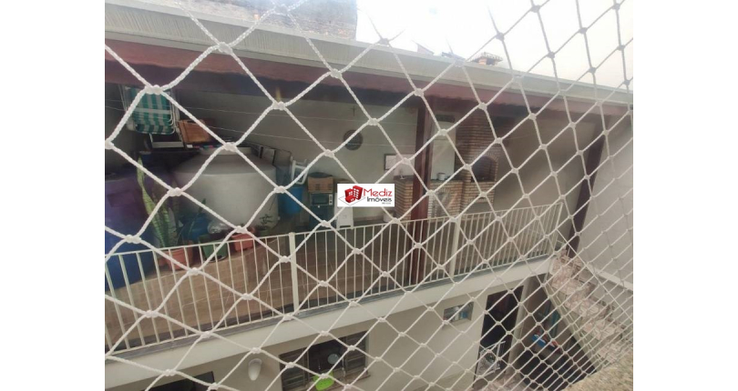 Sobrado à venda nos Remédios na Rua Frei João Augusto Becker