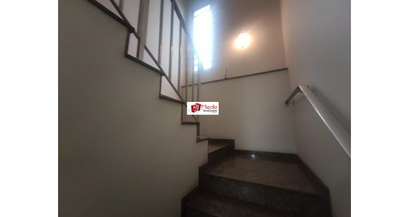 Sobrado à venda nos Remédios na Rua Frei João Augusto Becker