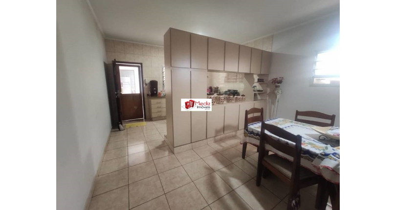 Sobrado à venda nos Remédios na Rua Frei João Augusto Becker