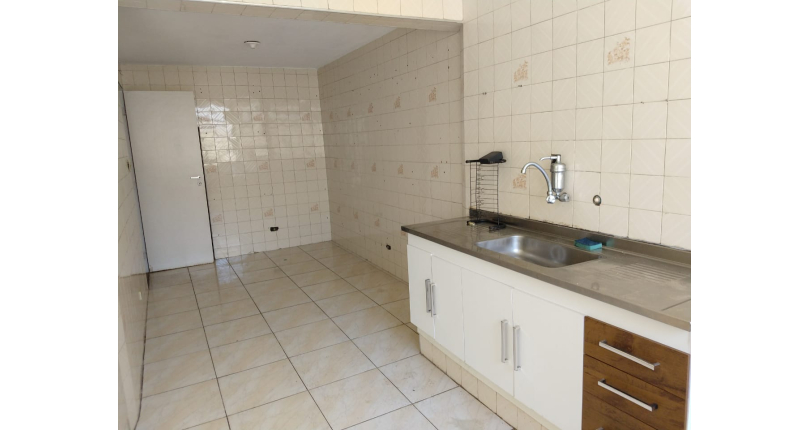  Ótimo Sobrado à venda no Jardim Santa Mônica na Rua Carlos de Resende