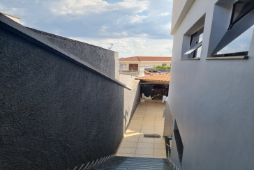 Sobrado à venda no Parque São Domingos na Rua Artur Bastos