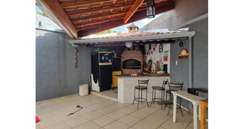 Sobrado à venda no Parque São Domingos na Rua Artur Bastos