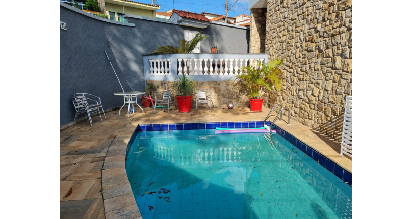 Sobrado à venda no Parque São Domingos na Rua Artur Bastos