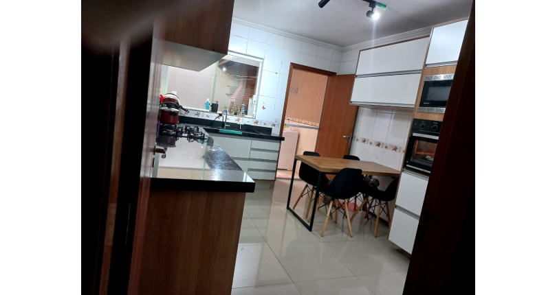 Sobrado à venda no Jaraguá na Rua Mar Alto