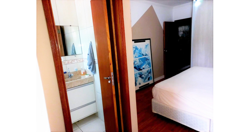 Sobrado à venda no Jaraguá na Rua Mar Alto