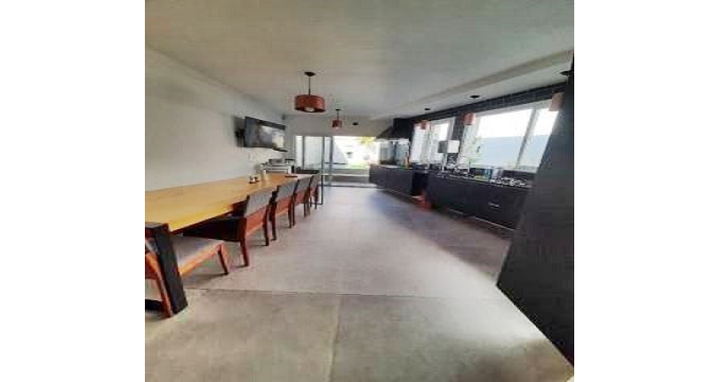 Belo Sobrado à Venda no Parque São Domingos na Rua Amílcar Barbuy