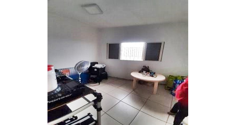 Belo Sobrado à Venda no Parque São Domingos na Rua Amílcar Barbuy