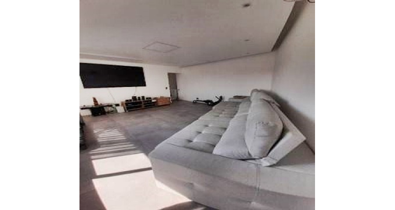 Belo Sobrado à Venda no Parque São Domingos na Rua Amílcar Barbuy