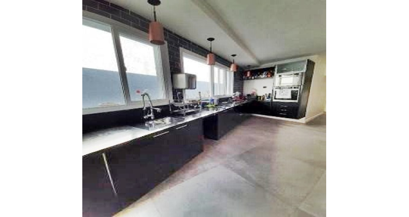 Belo Sobrado à Venda no Parque São Domingos na Rua Amílcar Barbuy