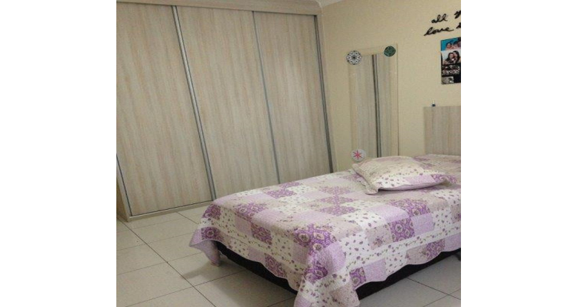 Sobrado à venda na Vila dos Remédios na Rua Físico Lawrence