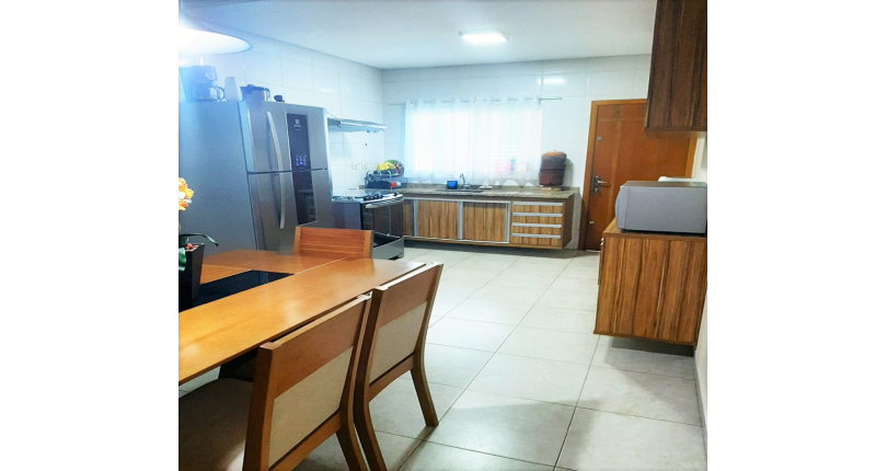 Sobrado à venda na Vila dos Remédios na Rua Físico Lawrence