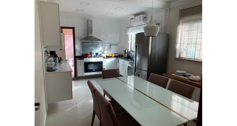 Sobrado à venda no Jardim Regina na Rua Doutor Almeida Soares