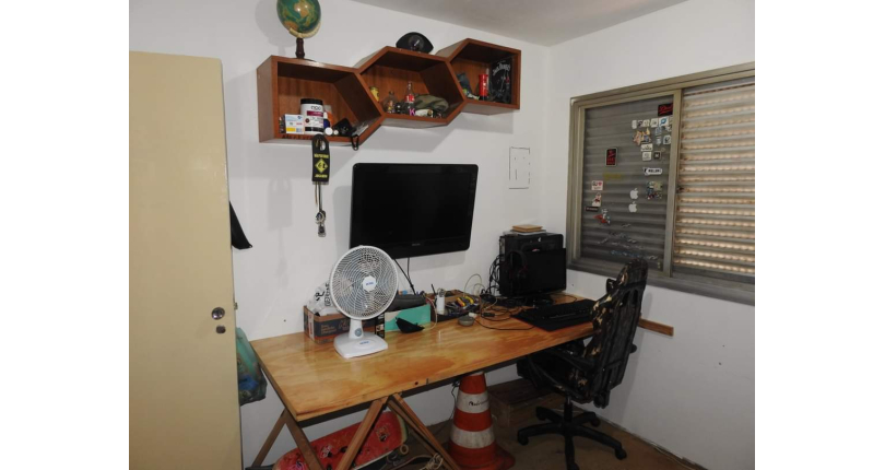 Apartamento à venda nas Perdizes na Rua Ministro Ferreira Alves 1031, no Condomínio Edifício Praça da Pompeia