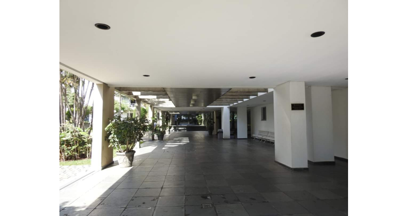 Apartamento à venda nas Perdizes na Rua Ministro Ferreira Alves 1031, no Condomínio Edifício Praça da Pompeia