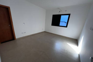 Sobrado novo á venda no Parque São Domingos na Rua Jose Amaro Peçanha 280