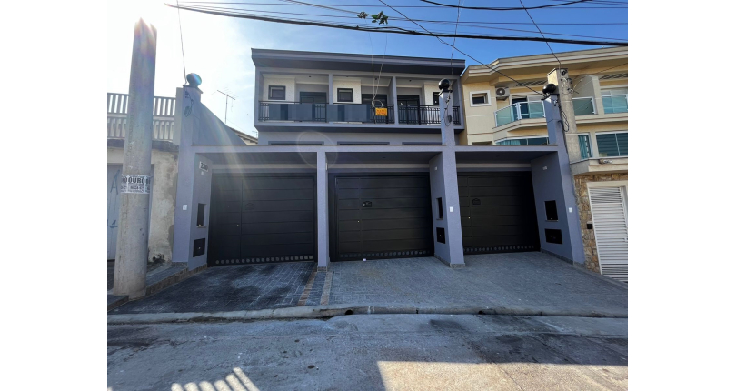 Sobrado novo á venda no Parque São Domingos na Rua Jose Amaro Peçanha 280