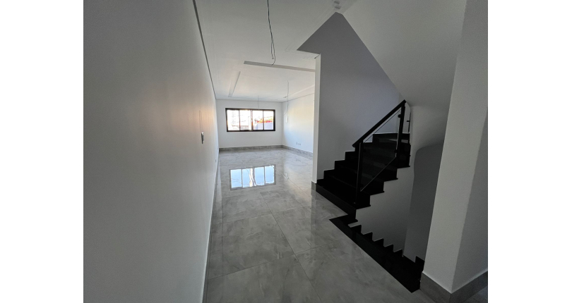 Sobrado novo á venda no Parque São Domingos na Rua Jose Amaro Peçanha 280