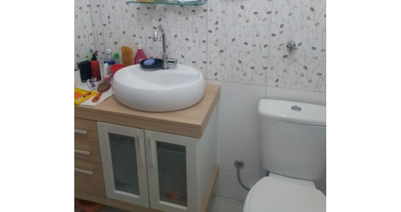 Sobrado à venda no Conjunto Residencial Jardim Canaã na Rua Santaluz