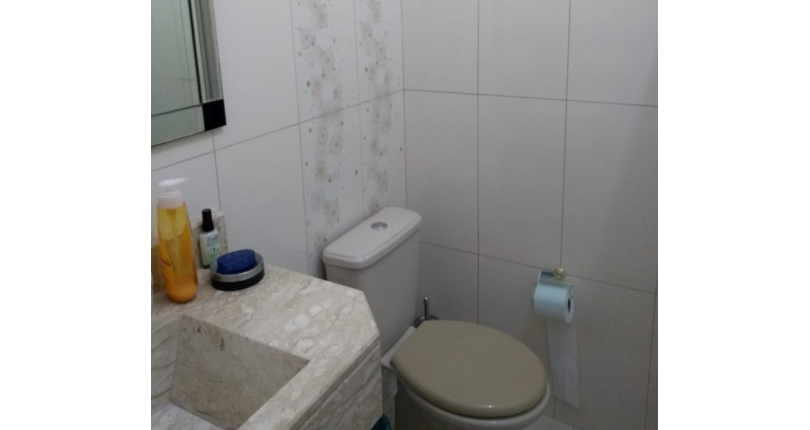 Sobrado à venda no Conjunto Residencial Jardim Canaã na Rua Santaluz