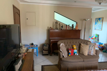 Sobrado à venda na Chacara Inglesa na Rua Doutor Ademar Nobre