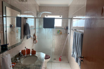 Sobrado à venda na Chacara Inglesa na Rua Doutor Ademar Nobre