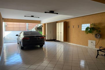 Sobrado à venda na Chacara Inglesa na Rua Doutor Ademar Nobre