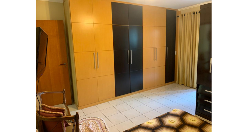 Sobrado à venda na Chacara Inglesa na Rua Doutor Ademar Nobre