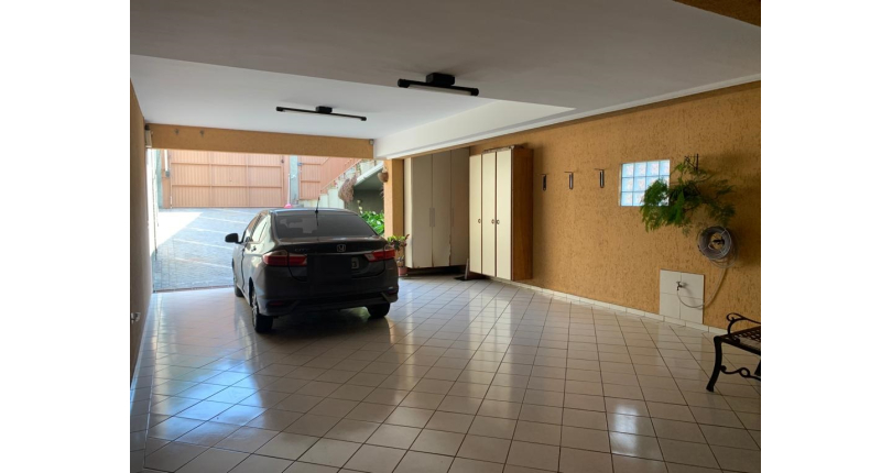 Sobrado à venda na Chacara Inglesa na Rua Doutor Ademar Nobre