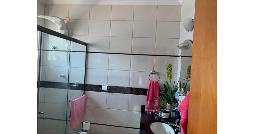 Sobrado à venda na Chacara Inglesa na Rua Doutor Ademar Nobre