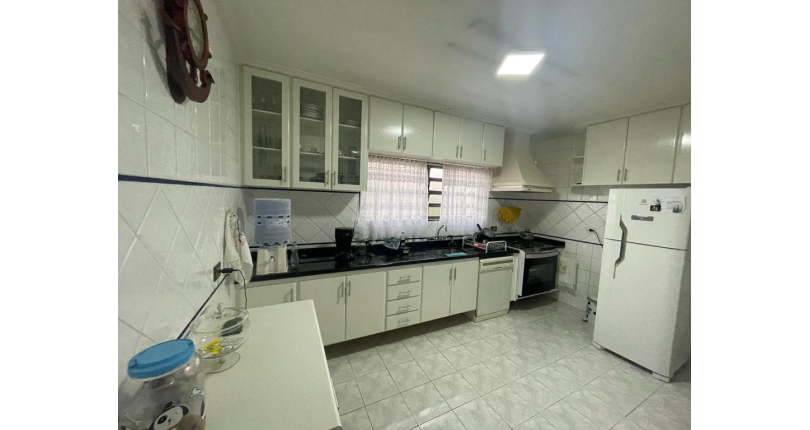 Sobrado à venda no Jardim Pinheiros (City Pinheirinho) na Rua Jose Mauro de Vasconcelos 