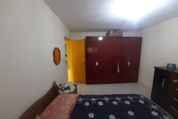 Casa assobradada à venda no Jardim Mutinga na Rua Belo Jardim 