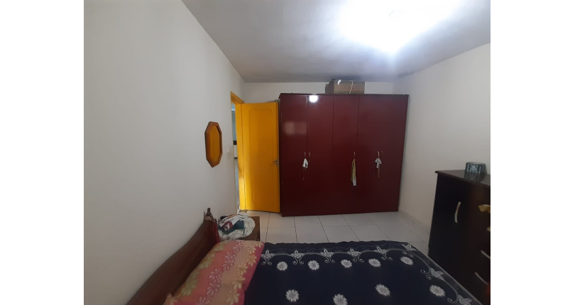 Casa assobradada à venda no Jardim Mutinga na Rua Belo Jardim 