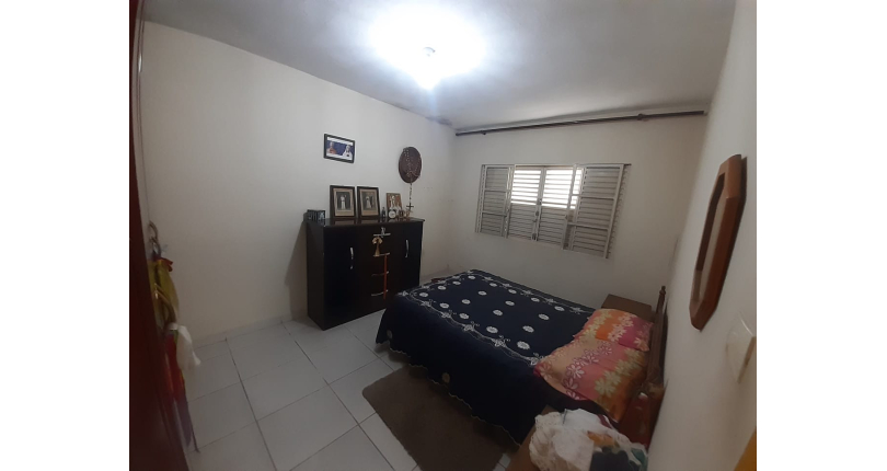 Casa assobradada à venda no Jardim Mutinga na Rua Belo Jardim 