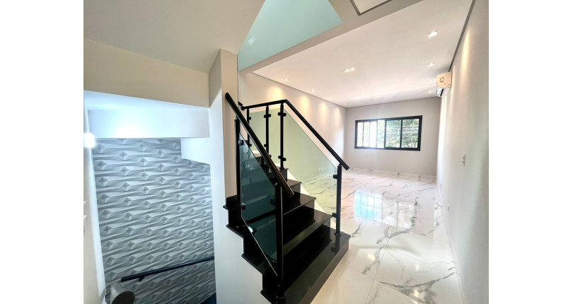 Sobrado à venda Rua Frei Adriano Donado, Jardim Pinheiros - Imóveis à Venda