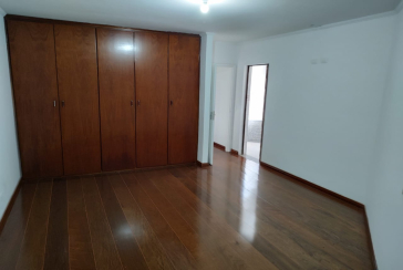 Sobrado à venda na Vila Mangalot na Rua Manuel Pinheiro