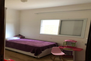 Casa assobradada à venda na Ayrosa na Rua Arara