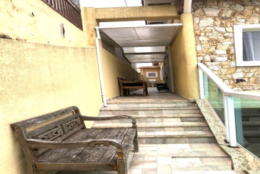 Casa assobradada à venda na Ayrosa na Rua Arara