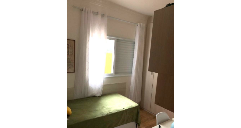 Casa assobradada à venda na Ayrosa na Rua Arara