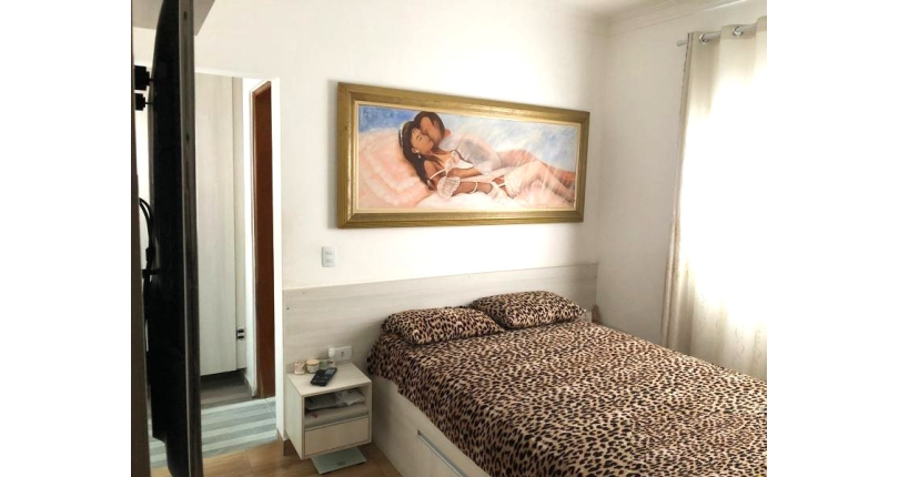 Casa assobradada à venda na Ayrosa na Rua Arara