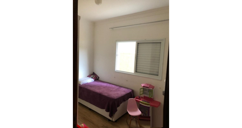 Casa assobradada à venda na Ayrosa na Rua Arara