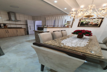 Belo Sobrado à venda no Jardim Vista Linda na Rua Amapola