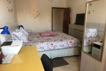 Belo Sobrado à venda na Vila Guedes na Rua São Francisco de Assis