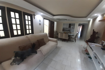 Bela Casa assobradada à venda no Parque São Domingos na Rua Severino Vilar Filho