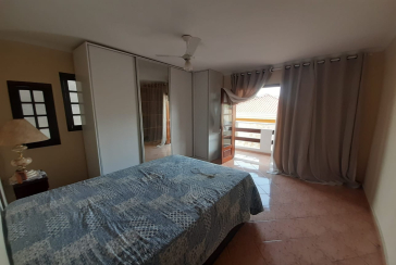 Bela Casa assobradada à venda no Parque São Domingos na Rua Severino Vilar Filho