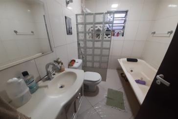 Bela Casa assobradada à venda no Parque São Domingos na Rua Severino Vilar Filho