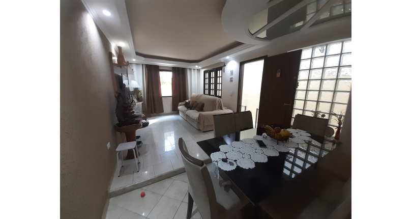 Bela Casa assobradada à venda no Parque São Domingos na Rua Severino Vilar Filho