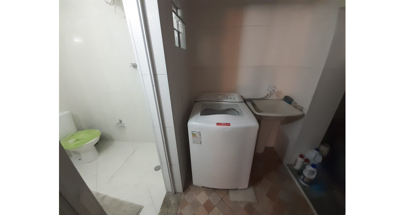 Bela Casa assobradada à venda no Parque São Domingos na Rua Severino Vilar Filho