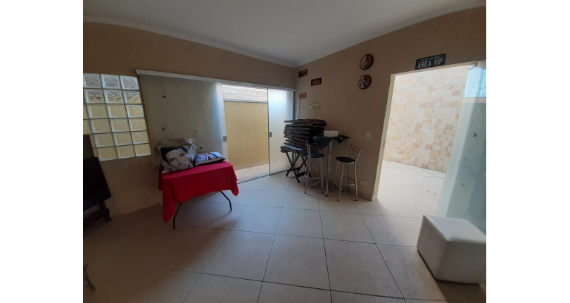 Bela Casa assobradada à venda no Parque São Domingos na Rua Severino Vilar Filho